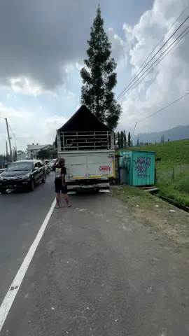kesana kemari terima gaji #herextiktok #truckmbois #fyp #trend #foryou 