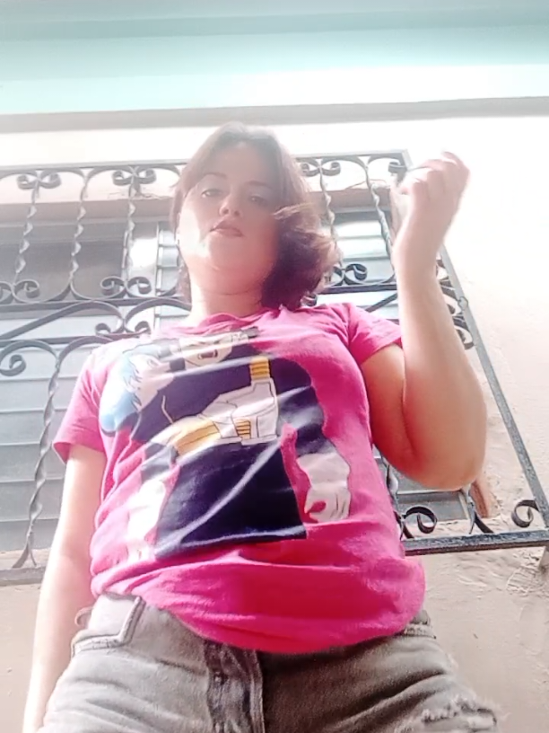 #hacecalor #suscribete #saludos #detoname #sinfiltro 