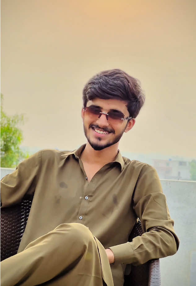ہر منافق دیکھاۓ گا رنگ اپنا ۔ ماحول کو تھوڑا خراب تو ہونے دو 🔥♠️ @ABDULLAH ♠️ #Caption #CapCut #گجرات_والے 