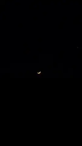 Bulan malam ini🌙 #moon #bulan #moonvibes #tentanglangit #bulansabit #fyp #zcbxya #astrophile #moonninght #28juli2025