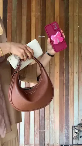 #foryou #halfmoonbag #handbag #handbags #shoulderbag #slingbag #bagforwomen 