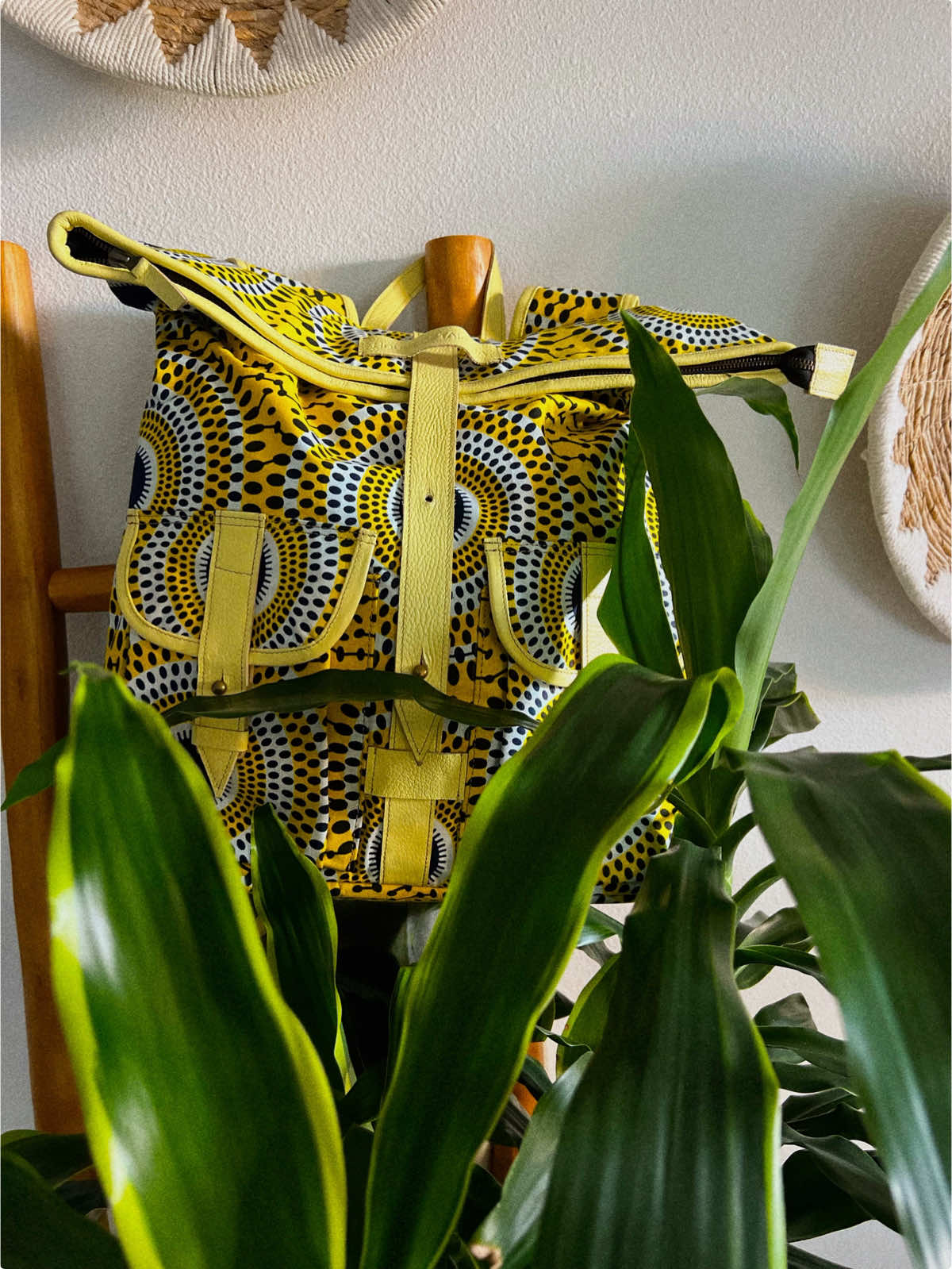 From airport fits to dinner dates @houseoftakura has a bag for every moment. 👜✈️🍷 In today’s video, I’m styling 5 stunning pieces from House of Takura, a purpose-driven African lifestyle brand creating jobs and carrying the future of Africa. One handcrafted bag at a time. 🌍 ✨ 3 Airport Looks: Featuring their signature travel carry-on + two unique backpacks bags, perfect for jet-setting in style. ✨ Mini Tote Bag: Ideal for brunch, lunch, or dinner with the girls. ✨ Wine/Champagne Carrier: The ultimate housewarming gift or luxe “just because” surprise. @houseoftakura isn’t just fashion, it’s heart work. Their bags are made in Africa, empowering youth and building futures across the continent. 🌍🤎🌍  Support a talented African designer and shop a brand that stands for impact and style. Let me know below which one of these bags is YOUR vibe?👇🏾 #HouseOfTakura #SupportAfricanDesigners #DiasporaFashion #TravelStyle #LuxuryWithPurpose #AfropolitanStyle #AirportLooks #GiftIdeas #MadeInAfrica #BlackOwnedBusiness #HousewarmingGifts #ChampagneCarrier #MiniTote #FutureOfAfrica #WhatToWearToTheAirport #BagGoals #HotStyle #FashionWithPurpose #seattleblogger 