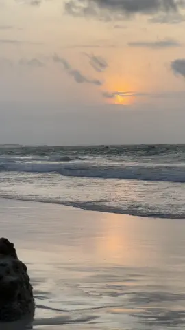 Jawiga liido 🌊#khadar_34  #liidobeach #fyp #cameraman📸 #camera📸🎥 #editor #muqdisho @EL ALPHA @Captɪᴀn mᴏᴏs©️⚽ @Garaad nuur🇸🇴❤️ 
