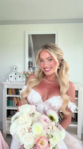 the best day i wish i could relive it over and over 👰🏼‍♀️🎀💍🌸 #weddingday #bridesmaids #bride #2025bride 
