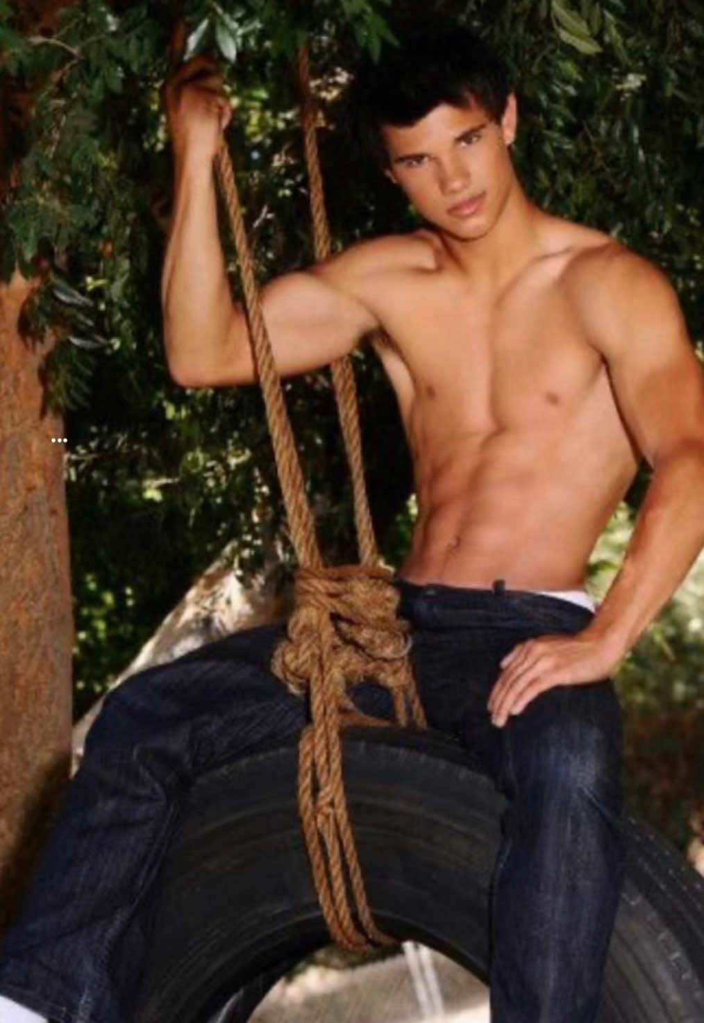 Tan irresistible 🫦 #taylorlautner #JACOBBLACK #fyp #twilight