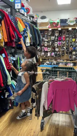 I love seeing what they pick out pls 🥺  #thrift #thrifting 