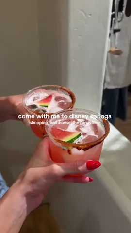 disney springs gno 🐭✨⛲️ #disney #disneyworld #disneyparks #disneyworldflorida #disneysprings #disneyspringsorlando #orlandoflorida #orlandofoodie #orlandofood 