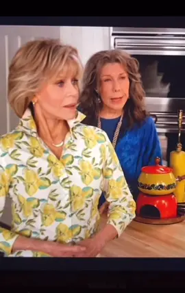 Lily Tomlin “No tea, no shade but why you gagging bitch?” LMAO needed this laugh! 😆 with @Jane Fonda on Grace and Frankie #lilytomlin #janefonda #graceandfrankie #9to5 #stillworking9to5 