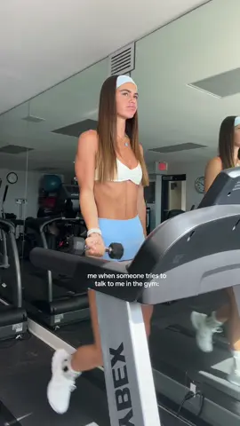 im literally in 7 inches of fabric dont make it weird. #Fitness #gymmotivation #gymhumor #workoutmotivation #treadandtone #wellness #viral #fyp #foryou 