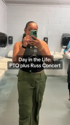 12/10 day. Absolutely no notes. #bestday #buschgardens #russ #bigsean #sabrinaclaudio #sliceoftt 