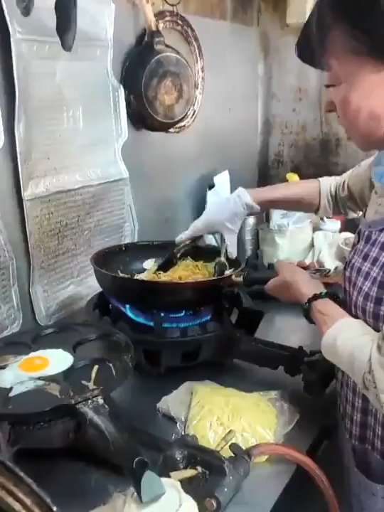 【気になる！】“約300円で食べられる”製麺所の激安ランチ「本当に重宝」_000