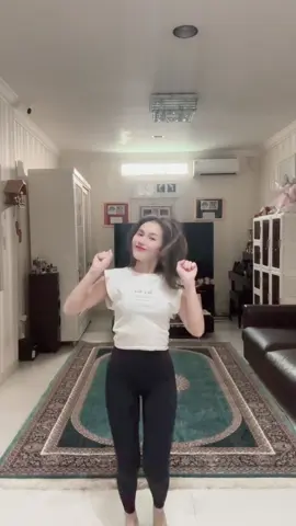 Waarggaaa jangan lupa ikutan dance challange “Dangdut-dangdutan menuju konser” 💋👏🏻 tag ke akun IG dan tiktok aku dan ke @Dangdut.dangdutan yaahh….mudah bukan dancenya, kalian pasti bisa 🥰🫰🏻video menggunakan format vertikal, ikuti gerakannya sesuai di video ku ini, nanti video kalian akan ditampilin saat konser….ayoooo bikin buruan kita joget bareng nih 😜🪩❤️😘 
