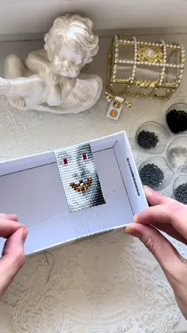 Beadwork: The Silence of the Lambsa🕵🏻‍♀️🪰 #asmr #_victorianism_ #rec #beads #tutorial  #silenceofthelambs #beaded 