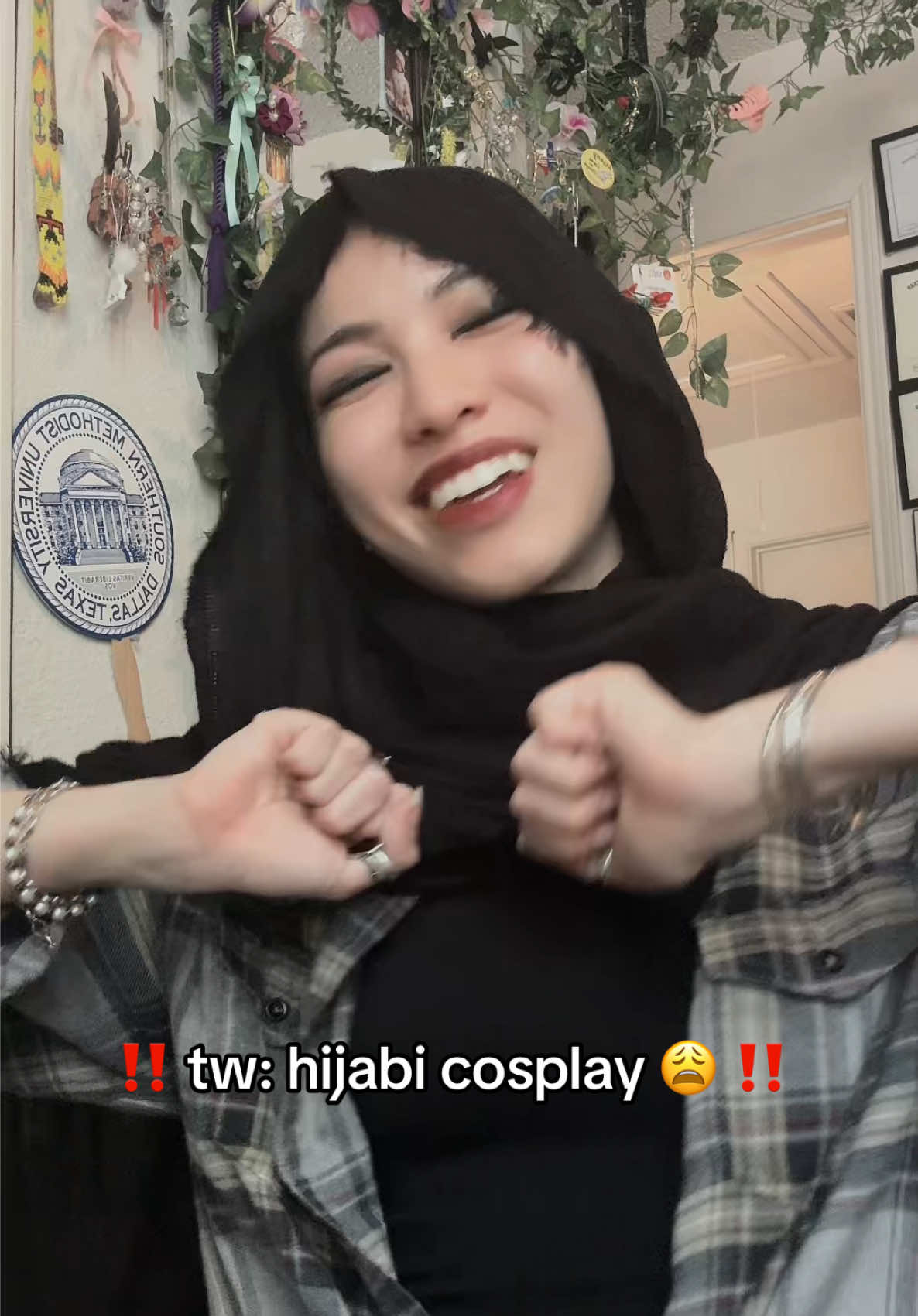 god forbid a girl have fun 😪 #jinx#jinxarcane#jinxleagueoflegends#jinxcosplay#hijabijinx#hijabcosplay#hijabicosplay#hijabicosplayer#arcane#arcanecosplay#arcanejinx#muslimcosplayer