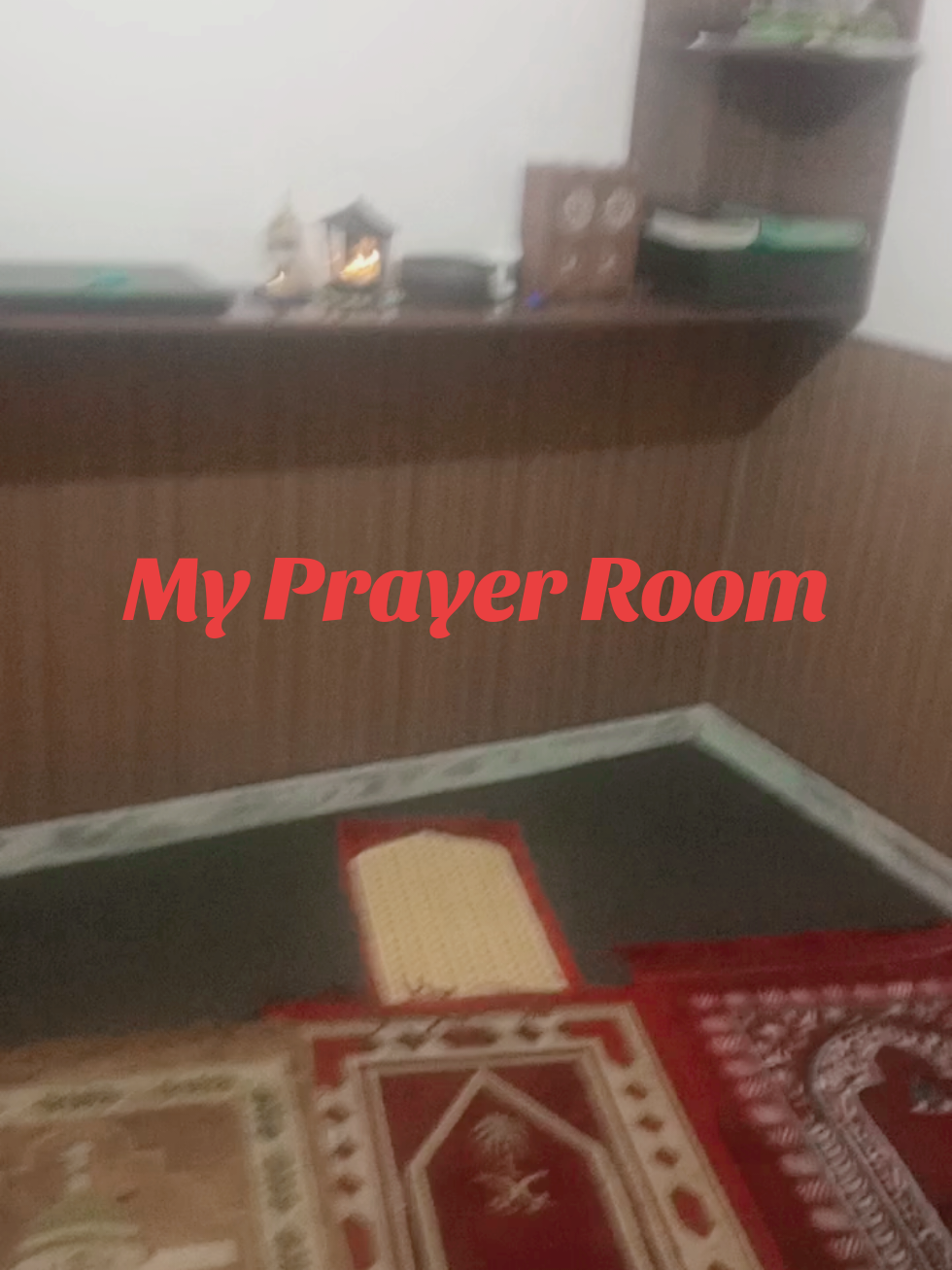 My Prayer Room🕋🧕 hmre gharon m Drawing Room , dinning room, study room sb hota h but bht km ghron m prayer room hote h. ..  ..  I advice you to have a separate place for prayers doesn't matter of its a small room or a corner. #ISLAMIC #Allah #prayerroom #fyp #sukoon❤️✨🤗 