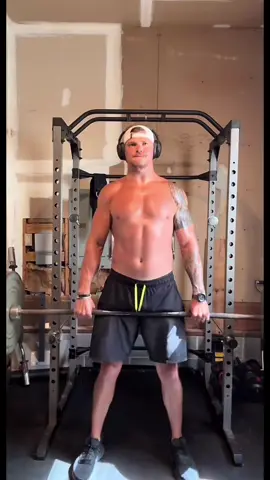 #mondaymotivation #workoutroutine #GymTok #sweaty #men at: jb124887 