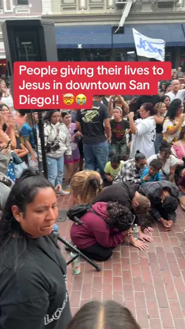 People coming to Jesus in the streets of San Diego!! 😭 #jesus #gospel #revival 