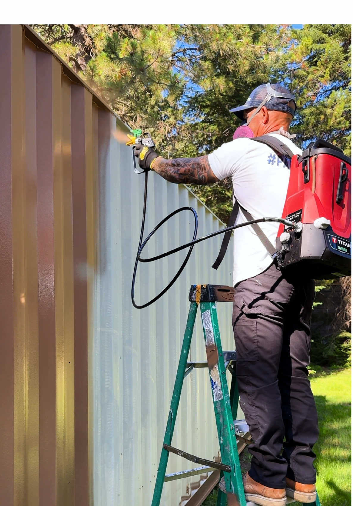 A paint sprayer and a back pack! #newtools #productsthatwork #painter #tools #tooltest #wouldyou #experiment #pioneer 