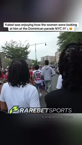 Twitch:KaleelNYC_                         Kaleel was enjoying how the women were looking at him at the Dominican parade NYC 🇩🇴🗽😍 #kaleelnyc #kaleel #fypシ 