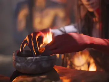 I just noticed quaritch in the background, VARANG PUTTING ON THE ASH CLANS WAR PAINT ON HIM??? or something else hmmm.. possibly... I can't stop looking at him, his braid, those chesticles 🥀 I just need y'all to see him, I had to make a video Abt him forgigve me #fireandashavatar #fypage #fyp #avatarfireandash #afaa #quaritchavatar #varangavatar 