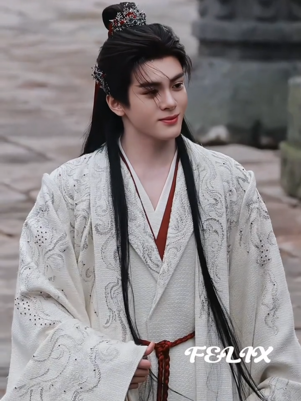 จากมังกรมอมแมมสู่ร่างมังกรสวยหวาน มีอยู่นิดนึงได้มั้งเพราะเห็นจากdpถ่ายวันเดียวเอง ที่เหลือมอม #เจิงซุ่นซี #Zengshunxi  #曾舜晞 #JosephZeng #tăngthuấnhy  #VeilofShadows #月鳞绮纪 #บันทึกเกล็ดจันทร์ #fyp 