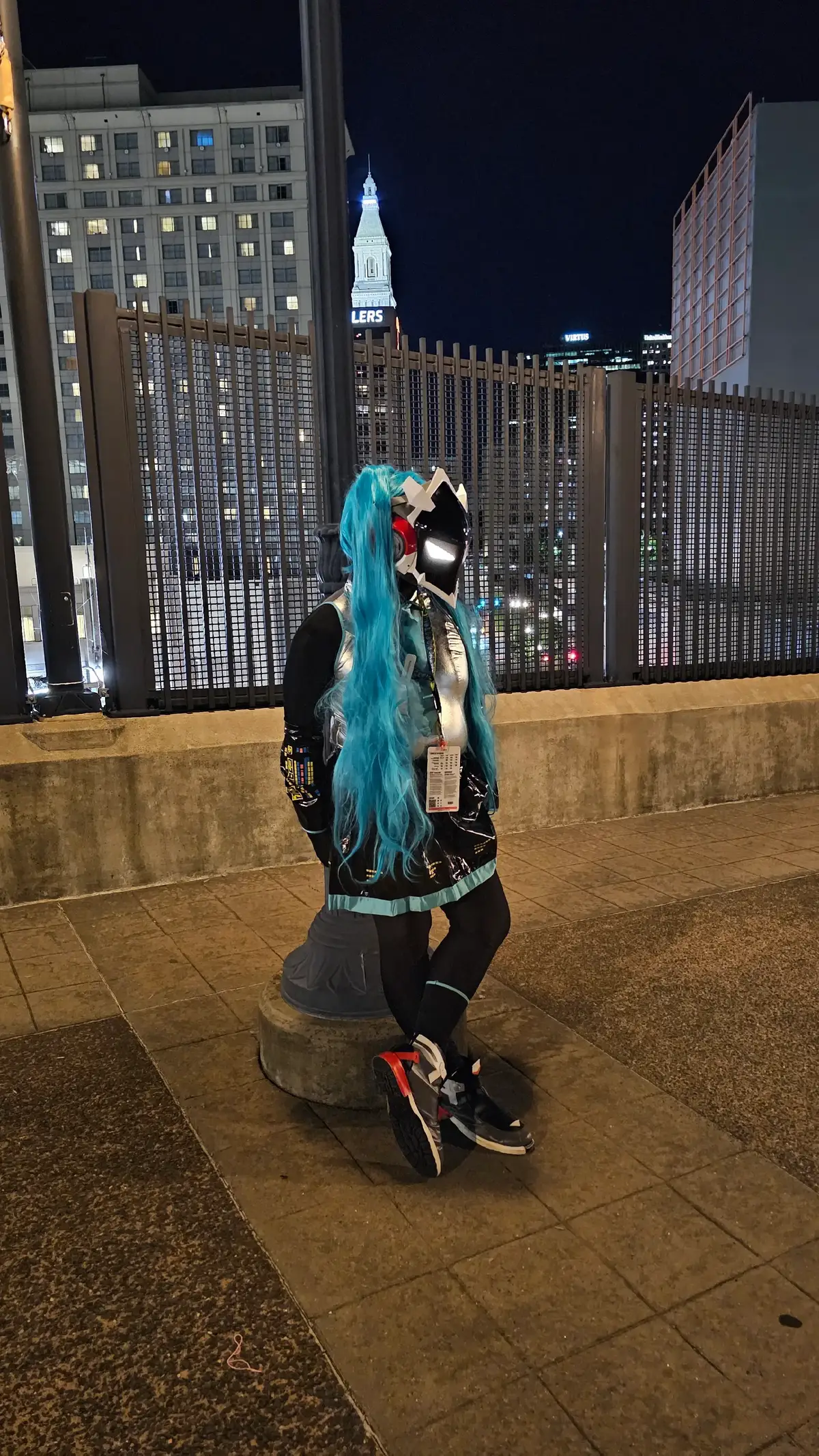 Here's some pics of my take on Hatsune Miku, but we'll Billy Kid is dressing up as her for Connecticon 2025 #zenlesszonezero #zzz #connecticon2025 #cosplay #hoyoverse #hoyoversecosplay #billykid #billykidcosplay #zzzcosplay #zenlesszonezerocosplay 
