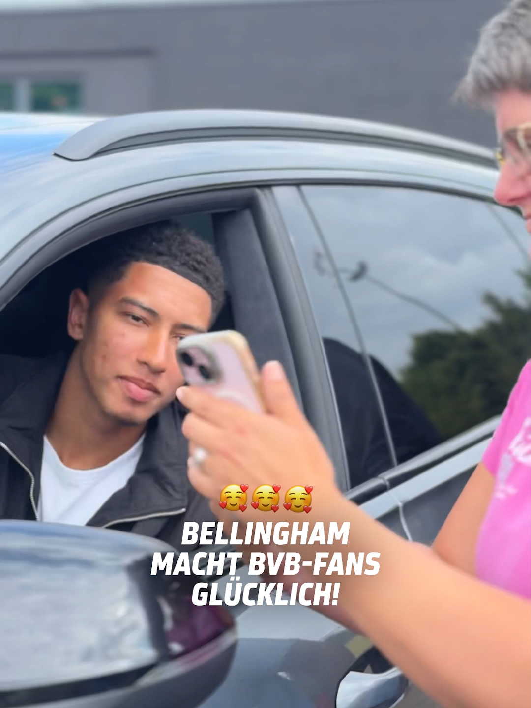 BVB-Neuzugang Jobe Bellingham wird nach der ersten offiziellen Trainingseinheit von den Dortmund-Fans förmlich umzingelt – doch das bringt ihn keinesfalls aus der Ruhe!🤩 #sport1 #sport1news #bvb #bellingham