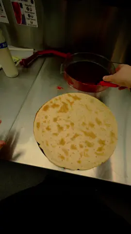 Works 💪 #pizza #fyp #Pizzalover #foryou #Foodie #cheese #food #FoodTok #pizzatok #pizzatime #Dji #osmoaction4 #garlicknots #betteringredientsbetterpizza #Papajohns #wedoitbetter 