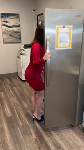 Needed a quick break from my screen. What's your go-to office snack?