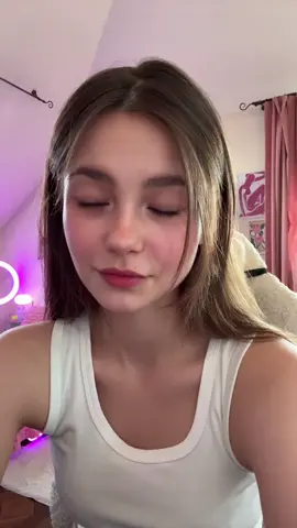 чуть чуть актриса