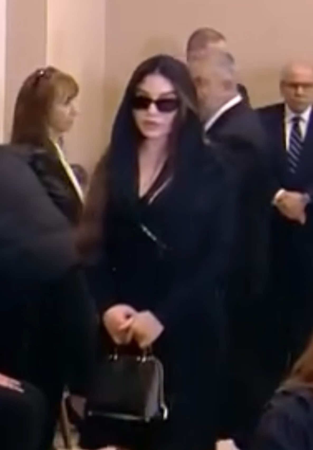 😂😂😂#haifawehbe #هيفا_وهبي 