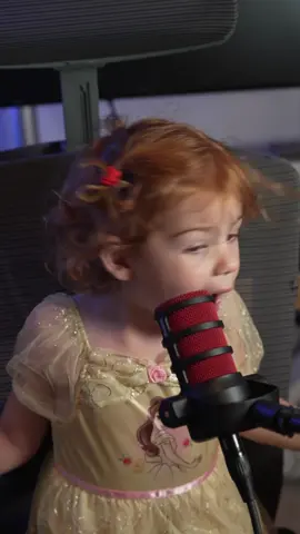 🎤 Little rock star Millie’s at it again! Today she belted out Part of Your World from The Little Mermaid and absolutely owned it. 🎶 She’s been getting real into making videos lately—borderline obsessed 😂 Might be time to start looking into auditions… this girl’s got some serious sparkle. ⭐️🎬 #LittleMermaidVibes #MillieOnTheMic #FutureStar #ProudDadMoments #KidTalent