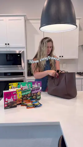 #AD Me 🤝 @Dave’s Killer Bread snacks making sure I also pack snacks that are good for me!! Head to @daveskillerbread on Instagram and enter the Props to Parents giveaway by tagging a parent who deserves some serious props. You’ll both be entered for a chance to win a $100 Visa gift card for school supplies and a two-week supply of Dave’s Killer Bread snacks! #daveskillerbread 