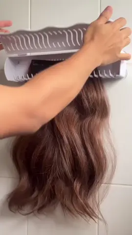 This hair extension caddy is a GAME CHANGER 👏 Whether you’re washing, styling, packing or coloring, it holds everything in place so you can work faster & cleaner 💅🏽 ✨ 21 slots for clip-ins, tape-ins, sew-ins & more ✨ Use it at home, in the salon, or while traveling ✨ 4 installation options (NO drilling required!) ✨ Saves 75% of your time 🔥 If you do hair… you NEED this. 🛍️ Grab it here: https://amzn.to/4fh88aO Comment “link” to shop 💬 #hairstylisttools #hairtok #hairsetup #haircaddy #extensiontools #hairhack #haircaremusthaves #amazonbeautyfaves