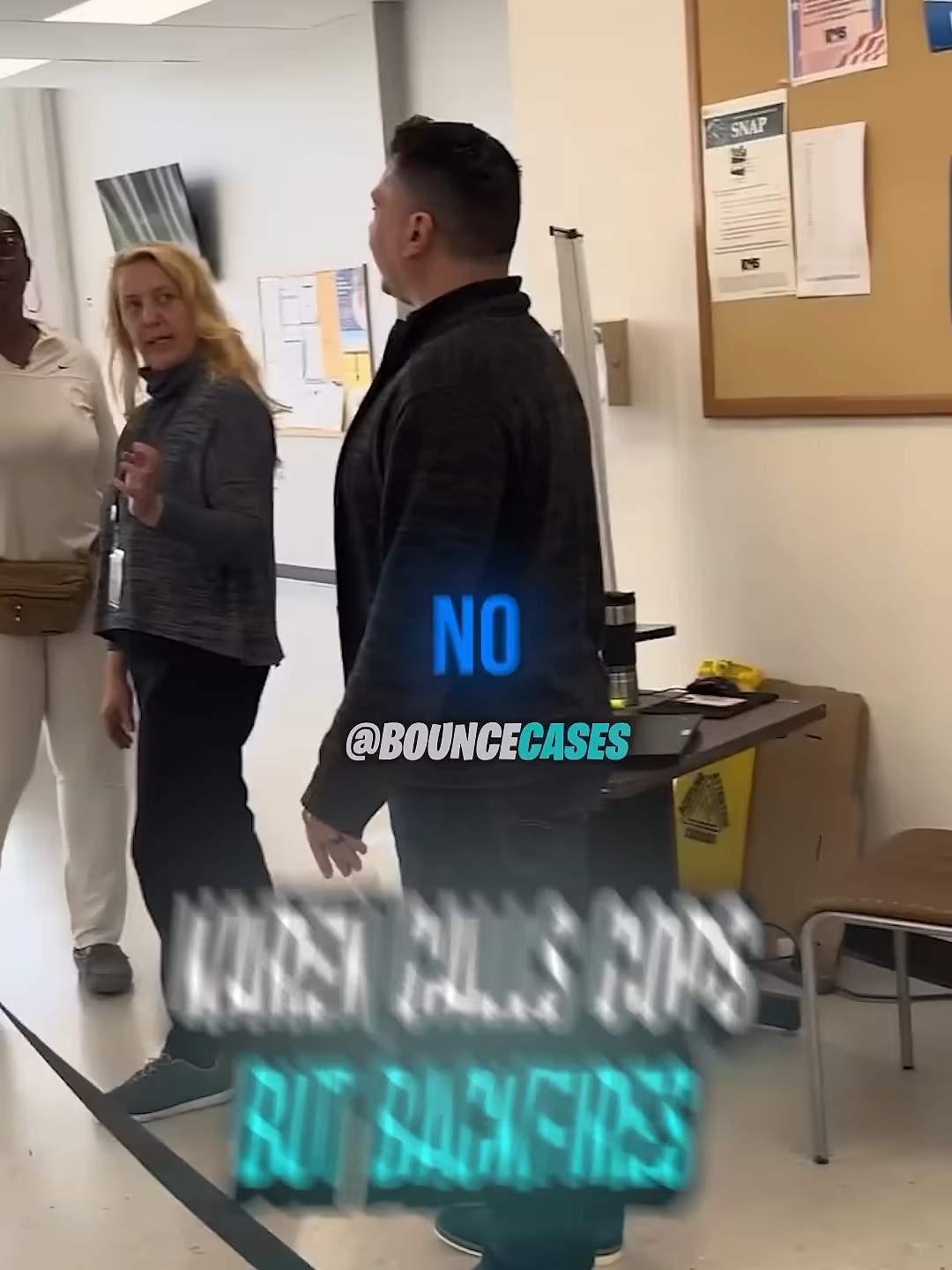 Karen calls cops but backfires 🫢