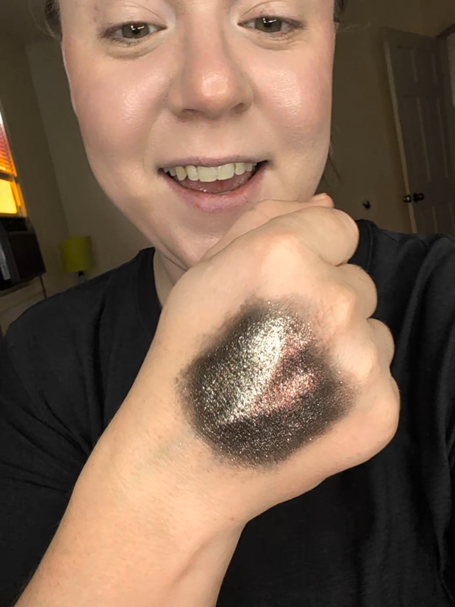 @Yva Expressions ✨ putting the color seashell over a black base! all shadow products are from Yva! 