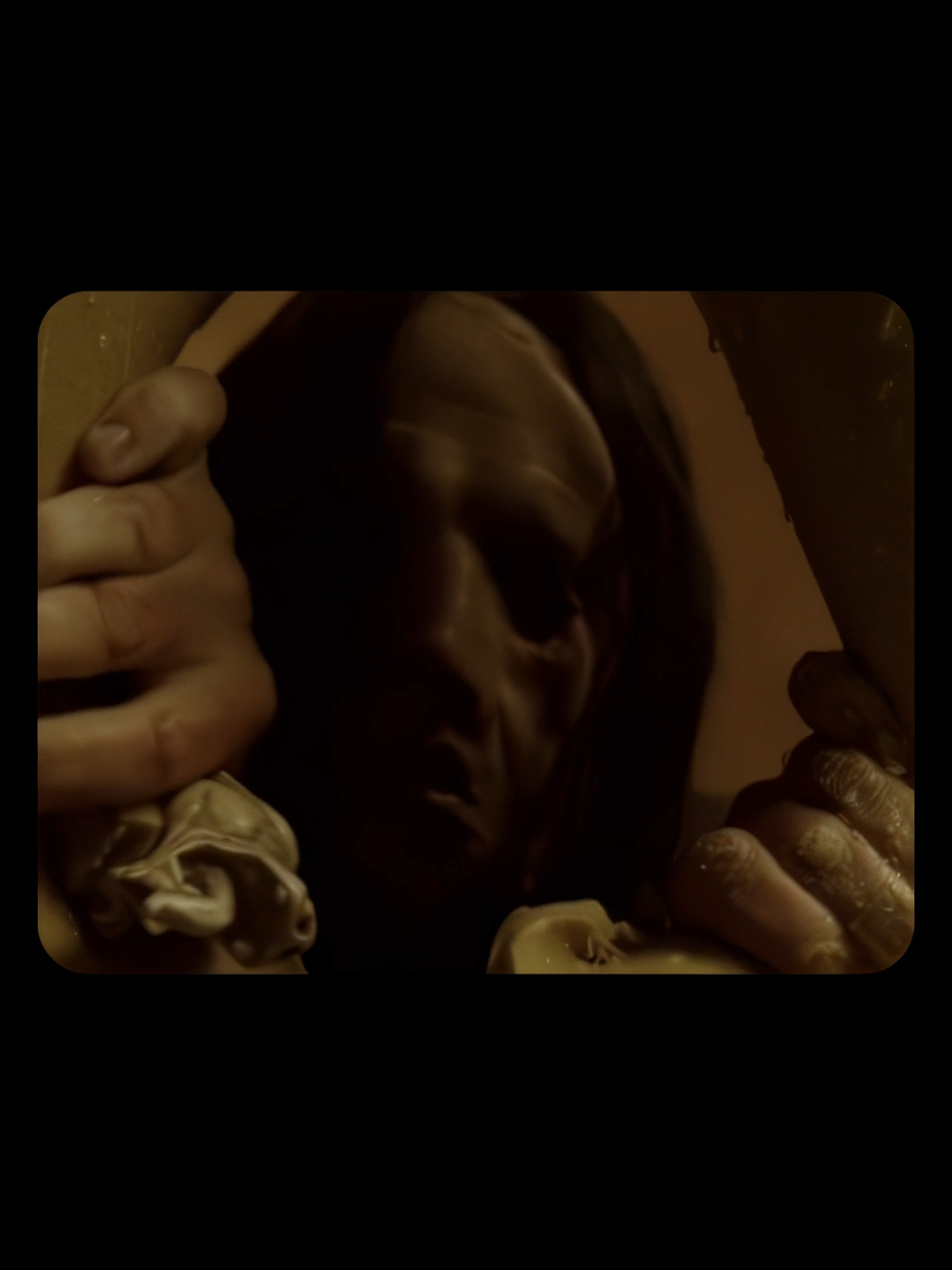 Assista esse filme completo no link da bio! A Casa de Cera | #acasadecera #houseofwax #terror #horrormovie #filme #edit 