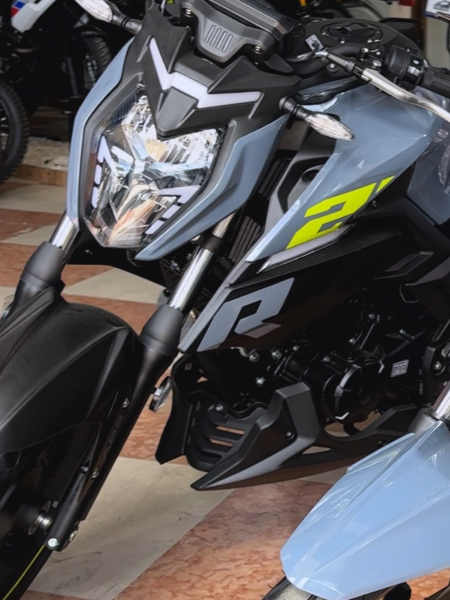 🔥 ¿200 Pro o 250 R? Dos AKT brutales, con toda la pinta… pero distintas al manejar. ¿Sos más de ciudad o de carretera? 🏍️ Mirá la comparativa completa en YouTube 🎥 📲 Link en la bio #infomotos #viralvideos #paratiiiiiiiiiiiiiiiiiiiiiiiiiiiiiii #250R #CR4200
