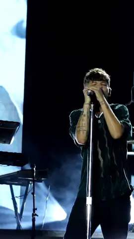 cheers 🍻  #louis #louistomlinson #fyp #1d #backtoyou #concert #lodzsummerfestival @LouisTomlinsonHQ 