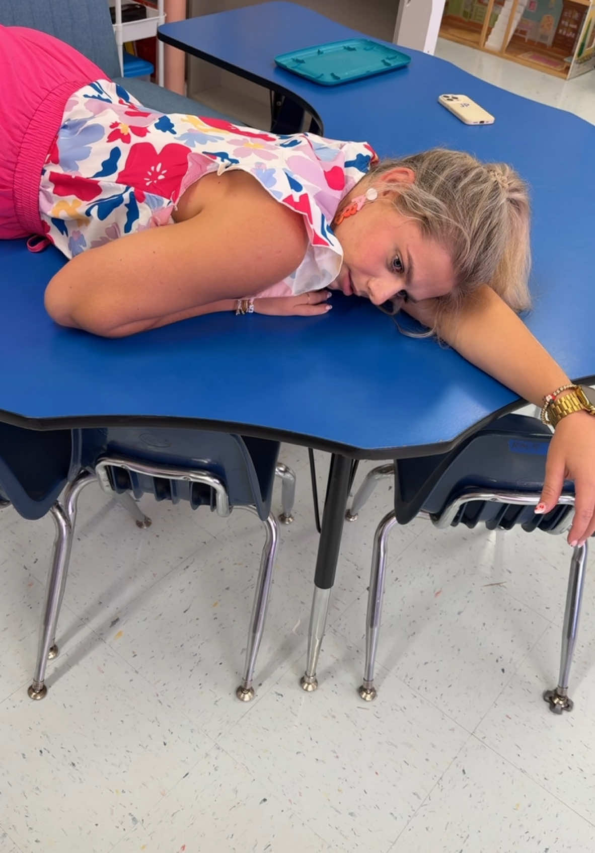 First Monday of the school year. Enough said. #backtoschool #kindergarten #elementaryschool #teacher #teachers #teachersoftiktok #fyp #foryoupage #fypシ #teacherlife #teachertok #school #schoollife #friends #bestfriend #alani #thirdgrade #thirdgradeteacher 