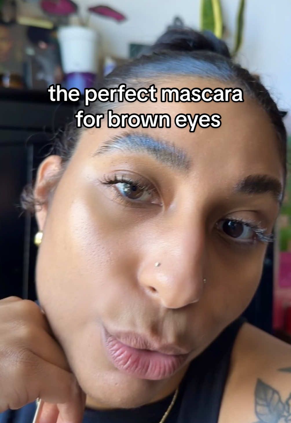 the perfect mascara for brown eyes! easy routine to get the best lashes 👁️ #mascara #mascarareview #mascarahacks #mascararoutine #beautytips #beautysecrets #makeuphacks #lashes #eyelashes #beauty #beautyhacks #creatorsearchinsights #creatorinsights 