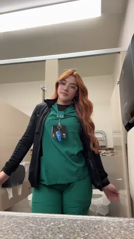 I finally have green scrubs 🤭🥰💚 #cassy #foryoupage #lonatwins #green #scrubs #outfit #copper #fyp 