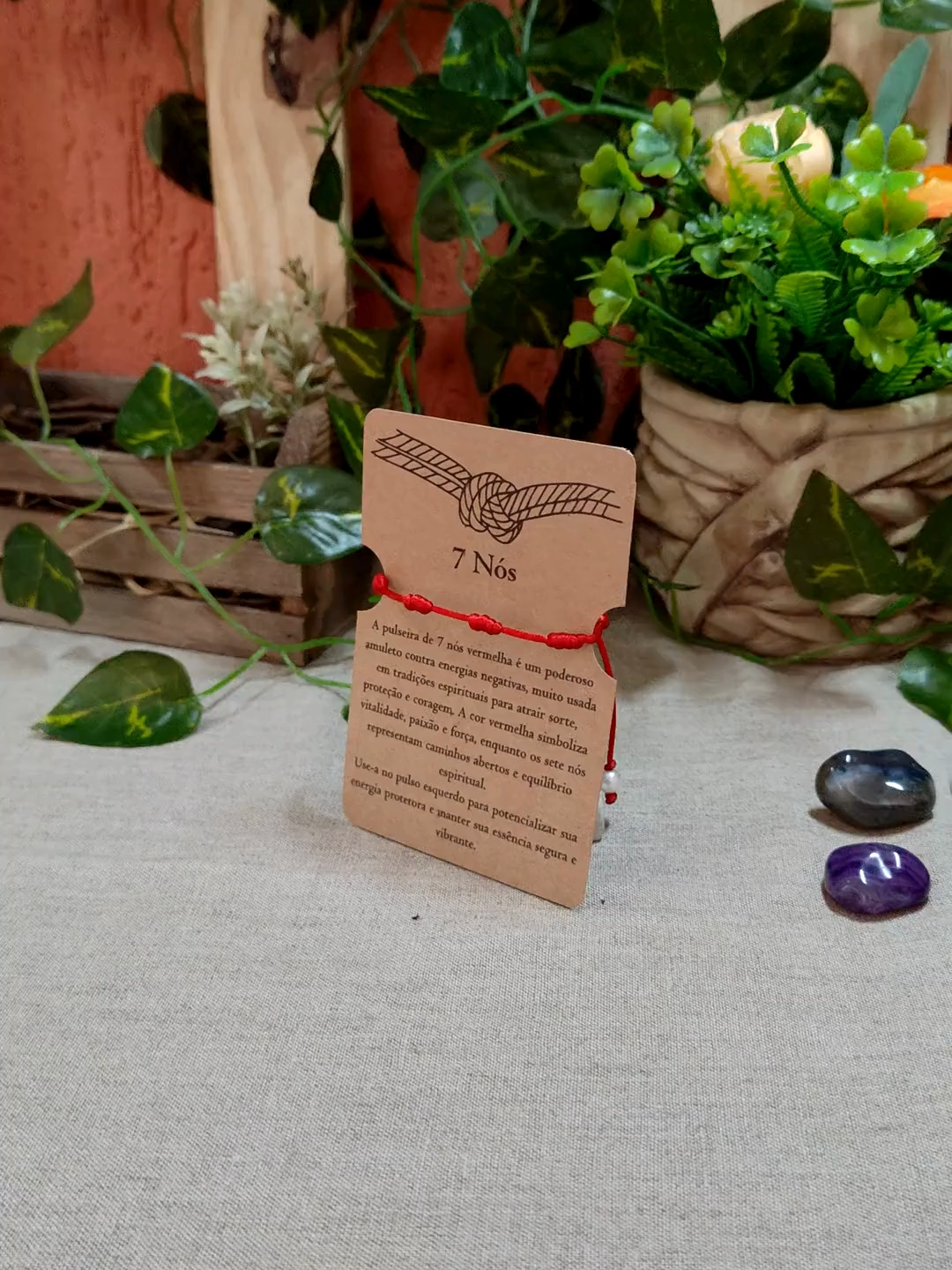 ❤️ Pulseira 7 Nós Vermelha – Proteção e Sorte Muito mais que um acessório, essa pulseira é um amuleto tradicional usado para afastar energias negativas e atrair sorte, coragem e equilíbrio espiritual.   🔴 A cor vermelha representa força vital, paixão e proteção.  🔒 Como usar? No pulso esquerdo – o lado que recebe as energias – para potencializar sua força protetora.   ✨ Feita à mão com amor e intenção.  💸 Apenas R$19,90  🚚 Enviamos para todo o Brasil!  🌐 Confira em: misteriostrancados.com.br   Vista sua essência. Proteja sua energia.   #Pulseira7Nós #AmuletoDeProteção #MistériosTrançados #PulseirasComSignificado #EnergiaPositiva #AcessóriosBoho #Macramê #FeitoAMão #EstiloComAlma #BohoChic #ProteçãoEnergética #PulseiraVermelha #EstiloComPropósito #Artesanato
