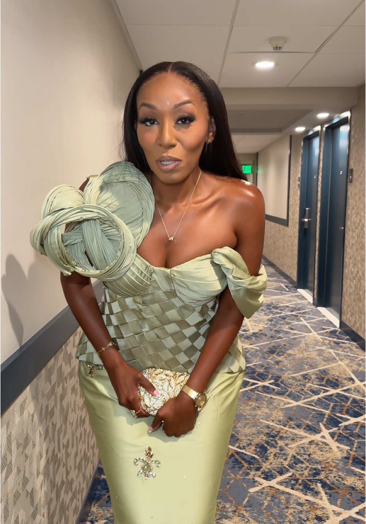 Love is beautiful! Seeing my friends get married just warms my heart! Congratulations to my Howard sister Phae 🤍  Here is what I used in my skin to get that glow✨ Body Oil: @mahoganydreamsskincare  Body Shimmer: Body Shimmering Body Bronzer @vaselinebrand  Body Cream:  Fenty Parfum Body Cream  @fentybeauty  . . . #weddingguests #adayinthelifeofasocialworker #summerwedding #weddingguests #howarduniversityalumni #howardgirls #hbcufriends 