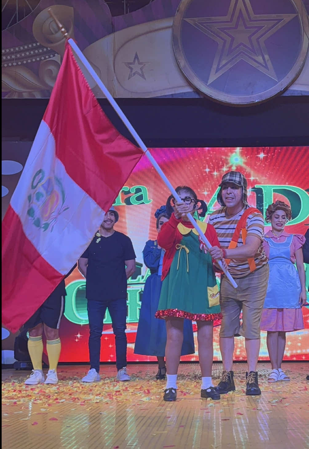 🎪🇵🇪 ¡El Perú está de fiesta… y el circo también! 🎉🐘🎈 👧🏻 NUESTRA QUERIDA CHILINDRINA LES DESEA FELICES FIESTAS PATRIAS 🇵🇪