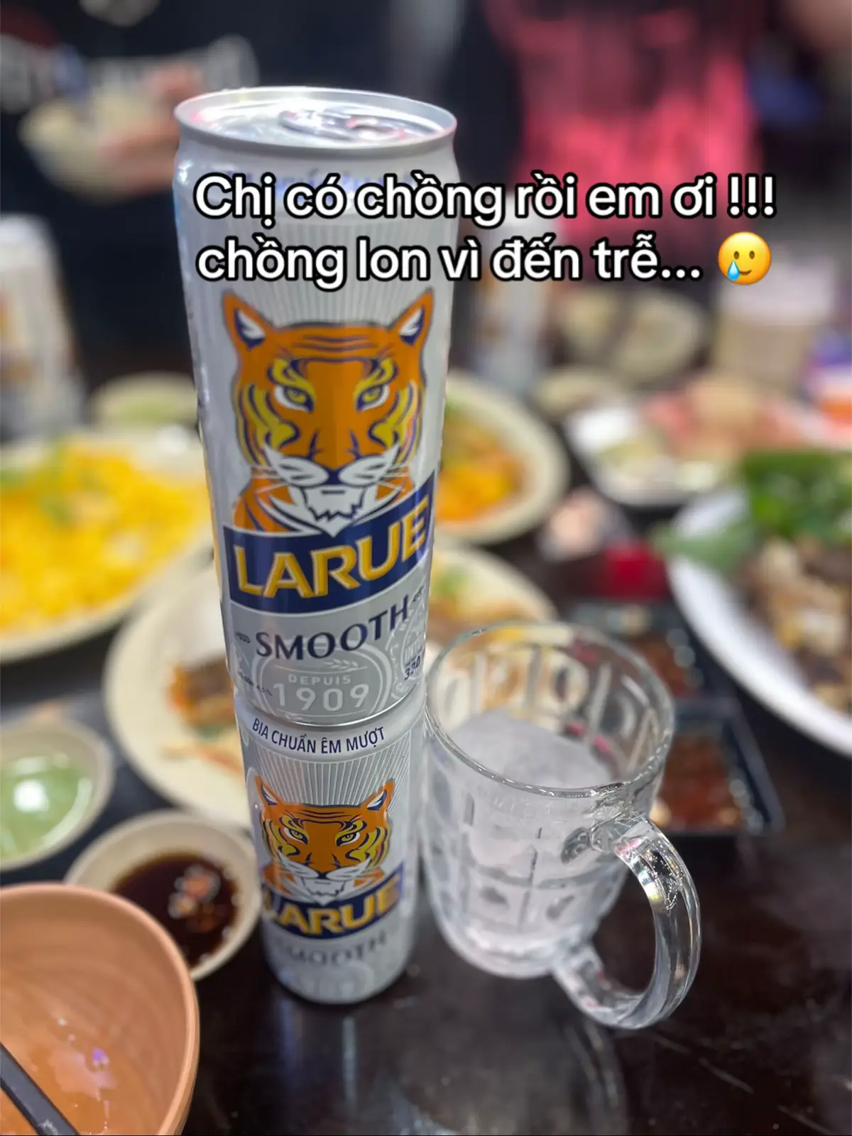 Tại bấy lâu nay chị giấu đó, chứ chị có chồng rồiii... 🥴🥴 #xuhuong #typ #chiyeuminhanh 