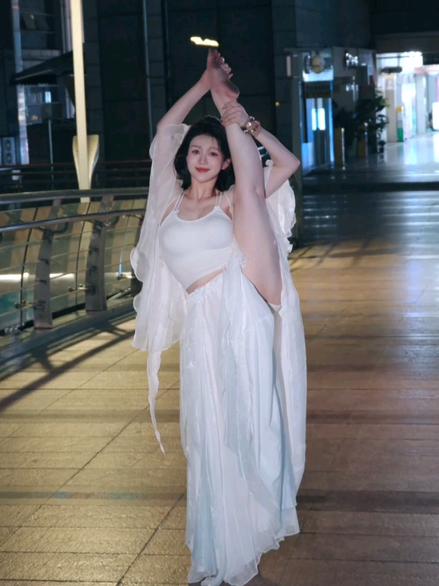 你的心到底被什么蛊惑？ #女大学生 #古典舞 #画心dj