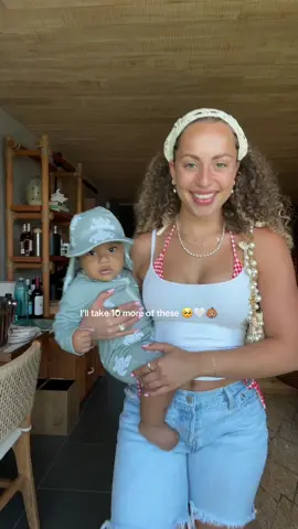 Still clearing out videos from Hawaii🥺 God really did his big one, making me a mom🤍