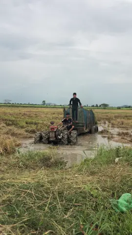 បិះធ្លាក់ប្រឡាយ😂🥰 #ផុសអត់អ្នក__like🙃 #rt140 #សុំមួយ1kបានអត់ 