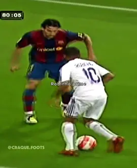 Robinho no real Madrid #robinho #robinhoskills #skills #realmadrid #footballtiktok 